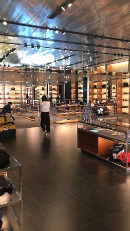 prada outlet 52025 montevarchi ar italy|Prada space outlet.